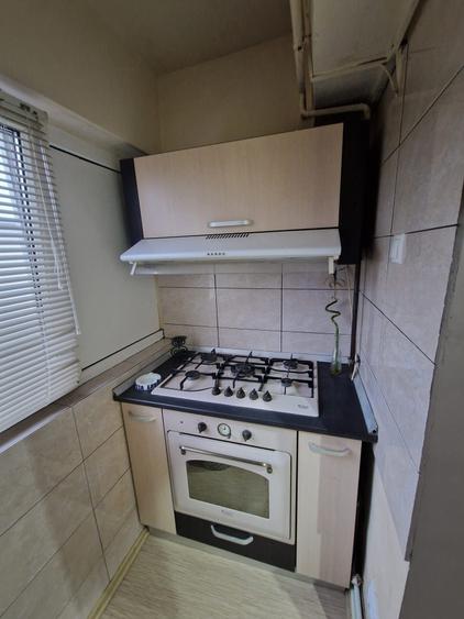 Apartament cu 3 camere decomandat în Tineretului