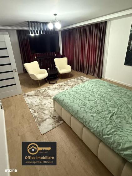 Apartament cu 3 camere semidecomandat în Central