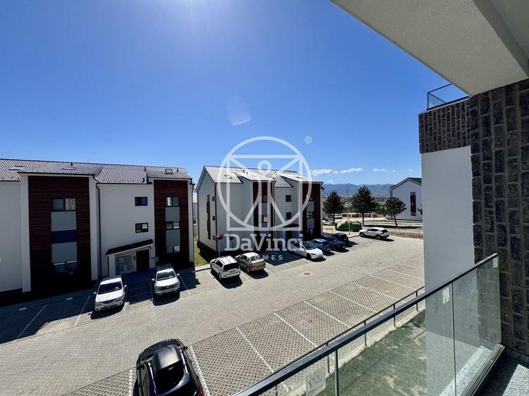 Apartament cu 3 camere decomandat în Exterior Vest