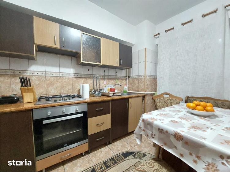 Apartament cu 3 camere decomandat în Dorobanți