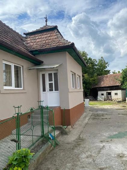 Casă cu 3 camere în Moldovenești
