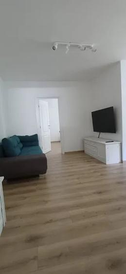 Apartament cu 2 camere semidecomandat, mobilat în Berceni