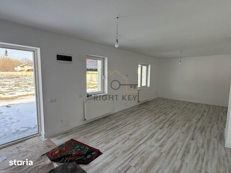 Casă cu 3 camere cu Teren 358 Mp în Joița