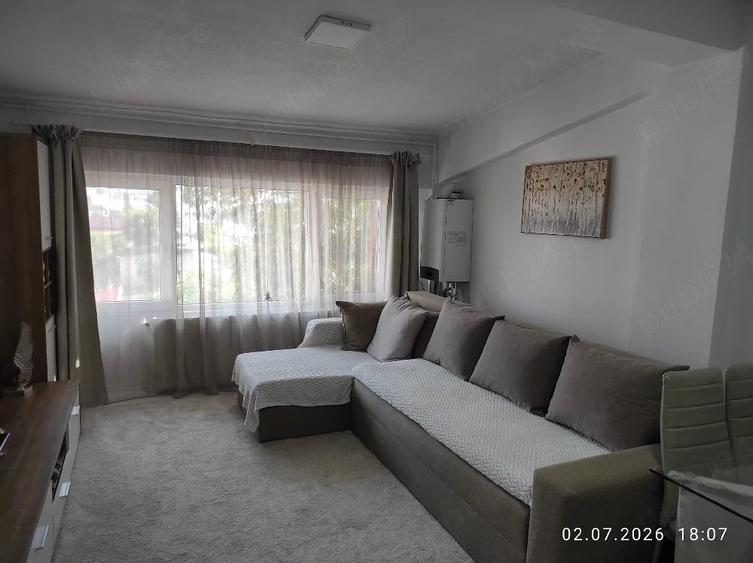 Apartament cu 3 camere decomandat în Apărătorii Patriei