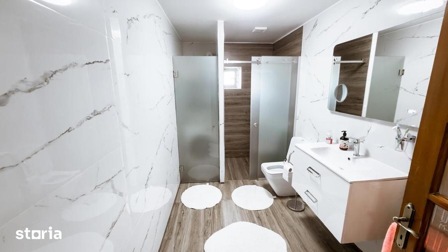 Casă cu 3 camere cu Teren 1600 Mp în Central