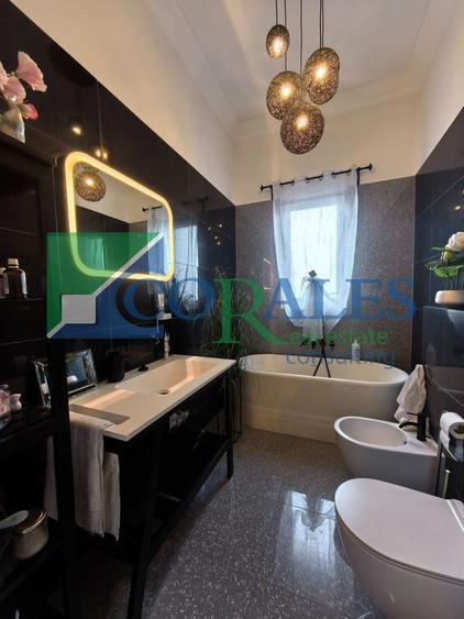 Casă individuală cu 4 camere cu Piscina în Dumbrăvița