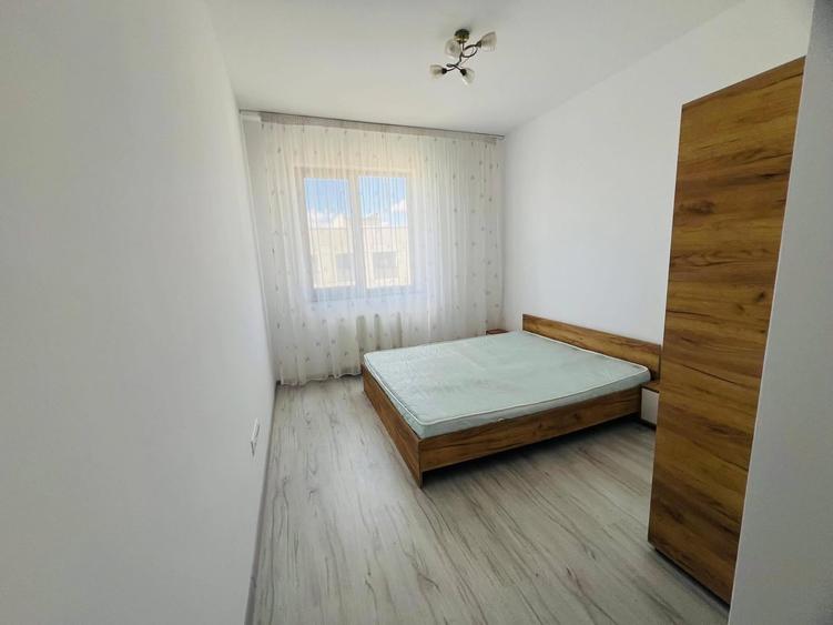 Apartament cu 3 camere semidecomandat în Drumul Taberei