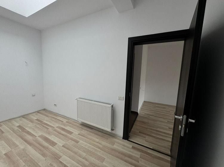 Apartament cu 2 camere semidecomandat în Sud-Vest