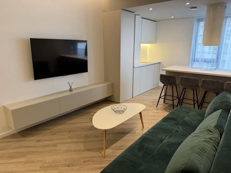 Apartament cu 2 camere decomandat în Central