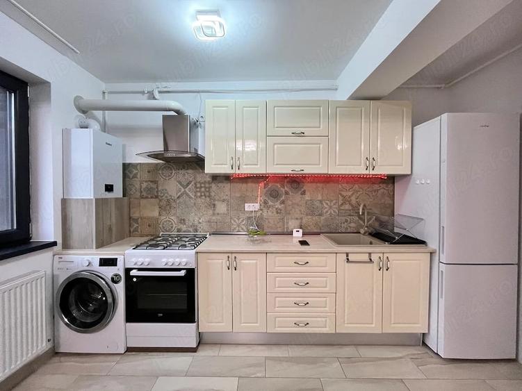 Apartament cu 2 camere nedecomandat în Tractorul