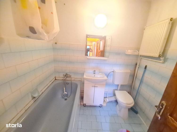 Apartament cu 2 camere decomandat în Energiei