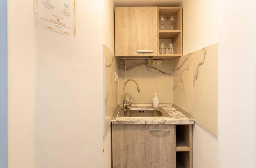 Apartament cu 3 camere semidecomandat în P-ța Romană