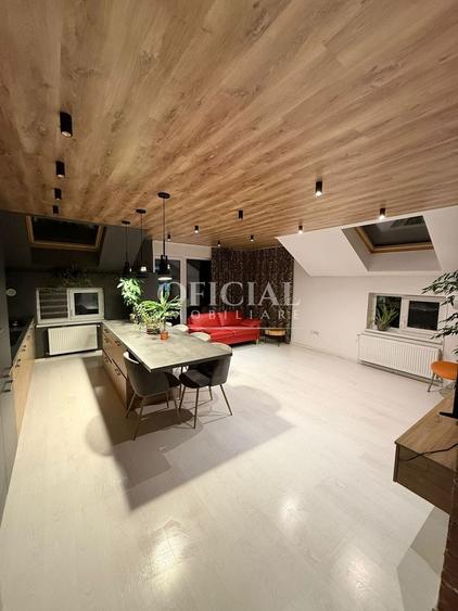 Apartament cu 2 camere semidecomandat, mobilat în Florești