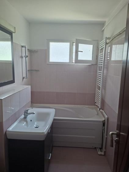 Apartament cu 2 camere semidecomandat, mobilat în Brazda lui Novac