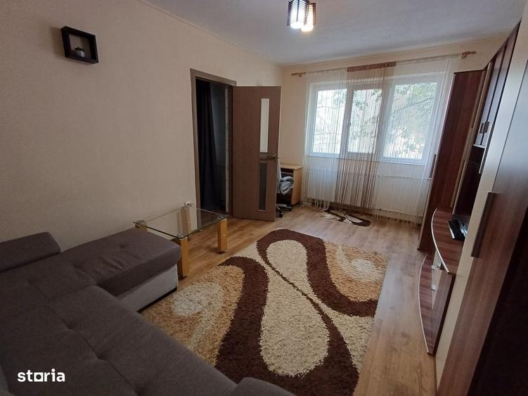 Apartament cu 2 camere semidecomandat în Rogerius