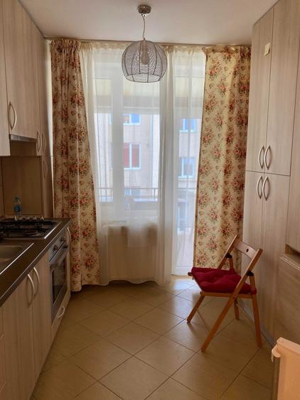 Apartament cu 3 camere decomandat în Florești