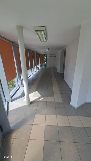 Spațiu comercial, de 90 mp, în Central