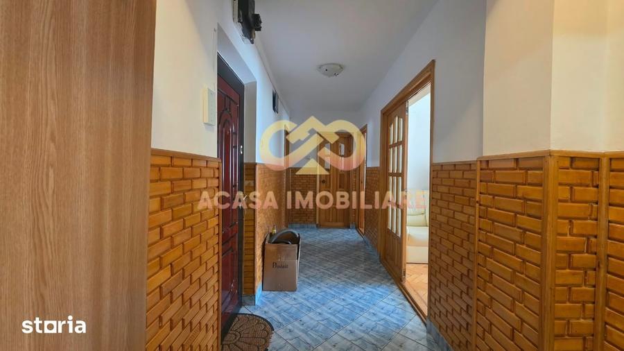 Apartament cu 3 camere decomandat în Nicolina