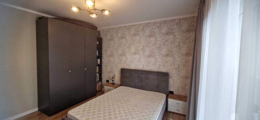 Apartament cu 3 camere semidecomandat în Florești