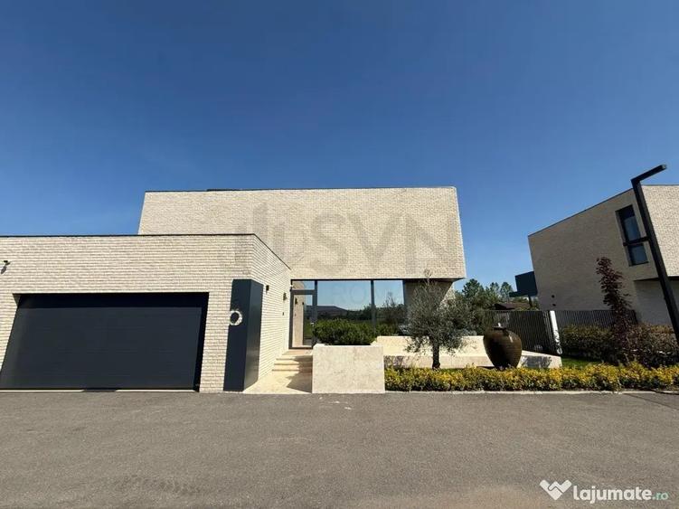 Casă cu 5 camere cu Teren 588 Mp în Corbeanca