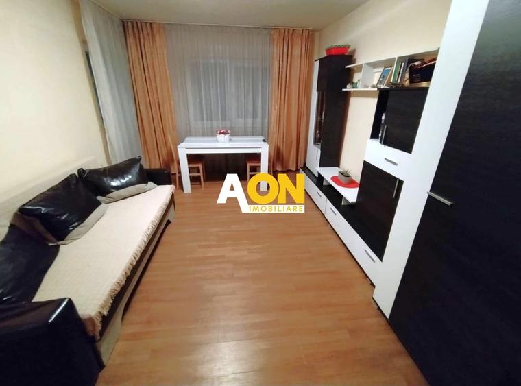 Apartament cu 3 camere decomandat, mobilat în Cetate