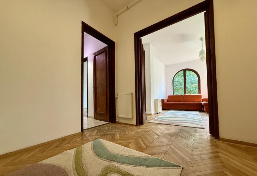 Apartament cu 2 camere semidecomandat în Ultracentral