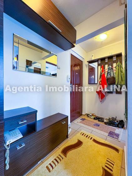 Apartament cu 3 camere semidecomandat în Micro 15