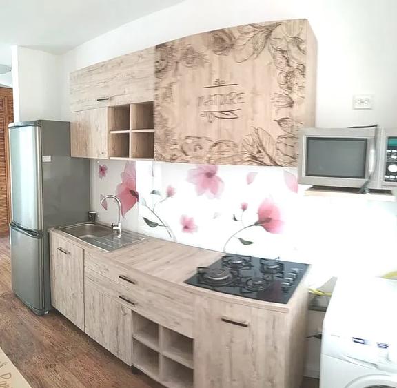 Apartament cu 2 camere semidecomandat, mobilat în Florești — fotografia 3