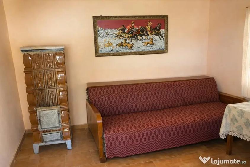 Casă cu 5 camere în Gutinaș