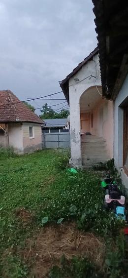 Casă cu 2 camere cu Teren 1800 Mp în Boholț