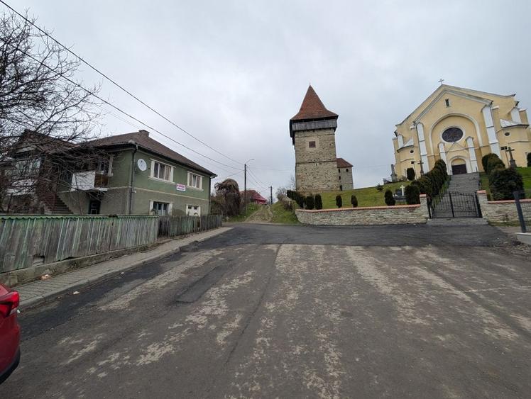 Casă cu 4 camere în Dumitra