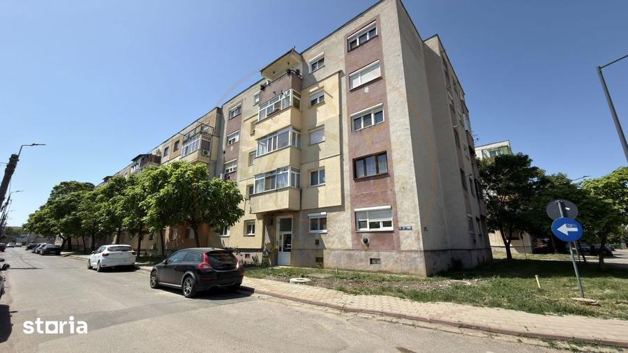 Apartament cu 3 camere decomandat, mobilat în Central