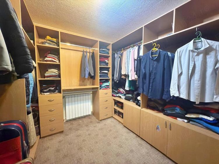 Apartament cu 4 camere decomandat în Vladimirescu