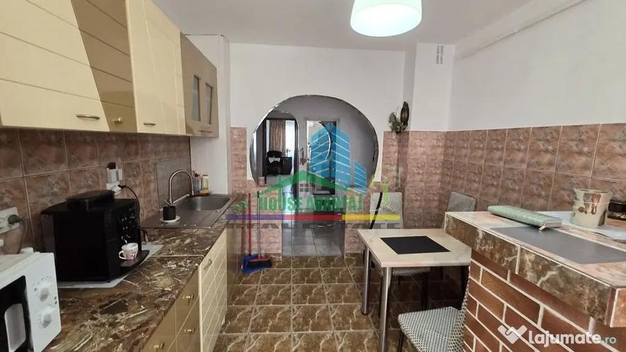 Apartament cu 3 camere decomandat în Brăilei