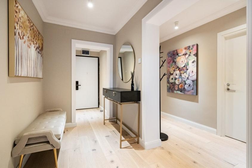Apartament cu 4 camere decomandat, mobilat în Dorobanți