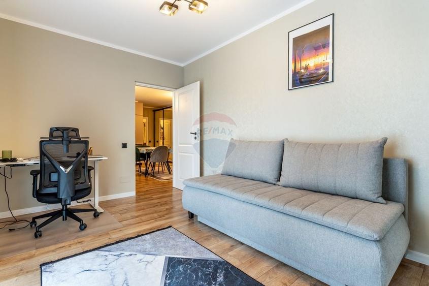 Apartament cu 3 camere semidecomandat, mobilat în Florești