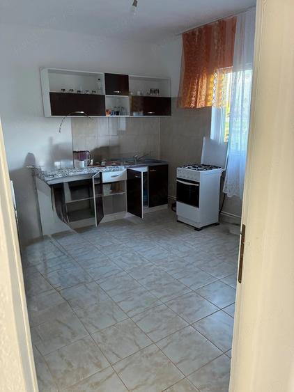 Casă cu 4 camere în Exterior Vest