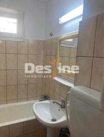 Apartament cu 3 camere semidecomandat, mobilat în Drumul Taberei