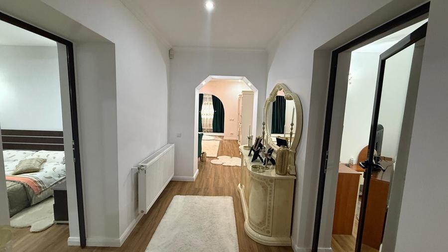 Casă cu 4 camere cu Teren 600 Mp în Păcurari