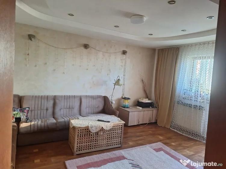 Apartament cu 3 camere decomandat în Unirii Nord