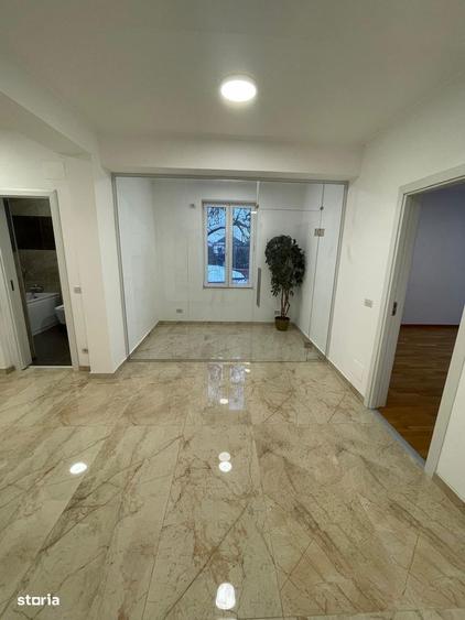 Apartament cu 4 camere în Străulești