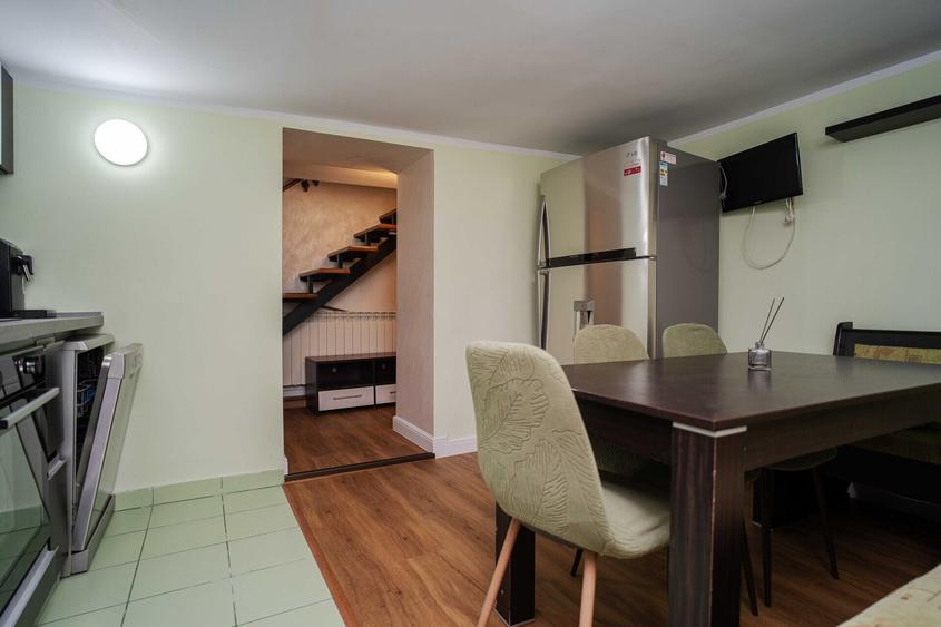 Apartament cu 3 camere decomandat, mobilat în Central