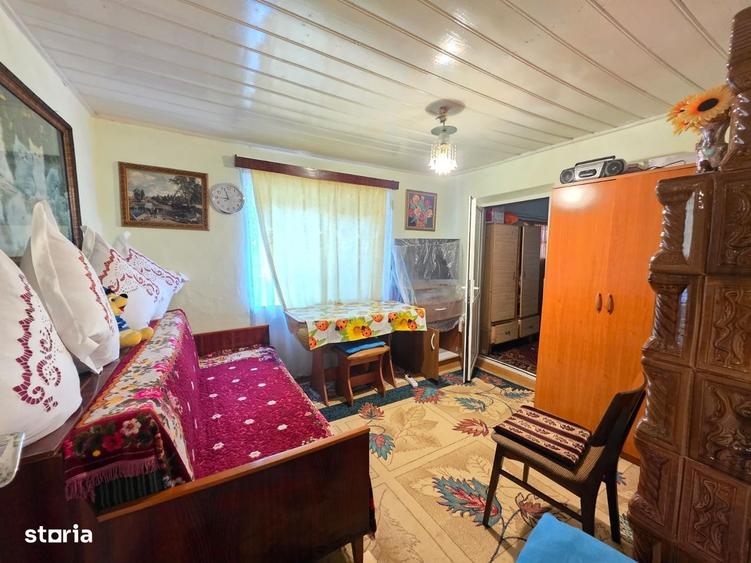 Casă cu 2 camere cu Teren 1200 Mp în Central