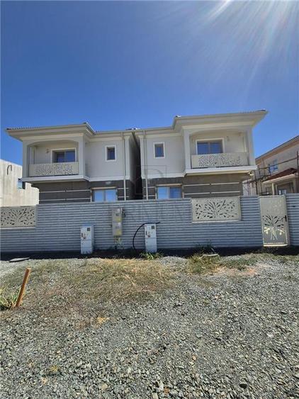 Duplex cu 4 camere cu Teren 280 Mp în Moșnița Nouă