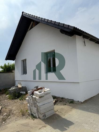 Casă individuală cu 4 camere cu Canalizare în Șura Mică