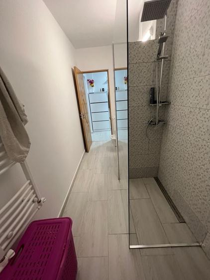 Apartament cu 2 camere decomandat în Cornișa
