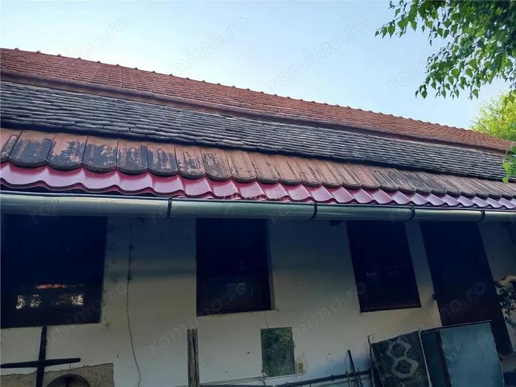 Casă cu Teren 744 Mp în Ilidia