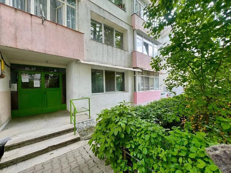 Apartament cu 2 camere decomandat în Exterior Vest