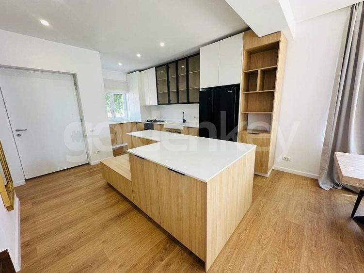 Duplex cu 5 camere cu Canalizare în Pipera