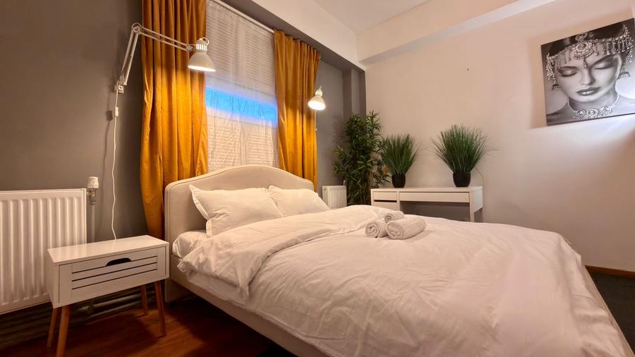 Apartament cu 4 camere decomandat, mobilat în Universitate